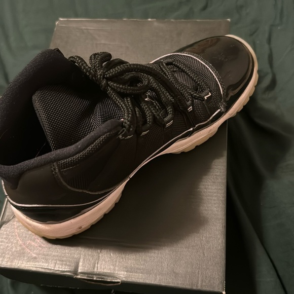 Jordan 11s - Picture 1 of 4